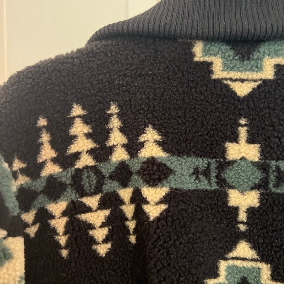 Pendleton Women’s “Foxglove Range” Geometric Fleece Bomber Jacket - Picture 9 of 11